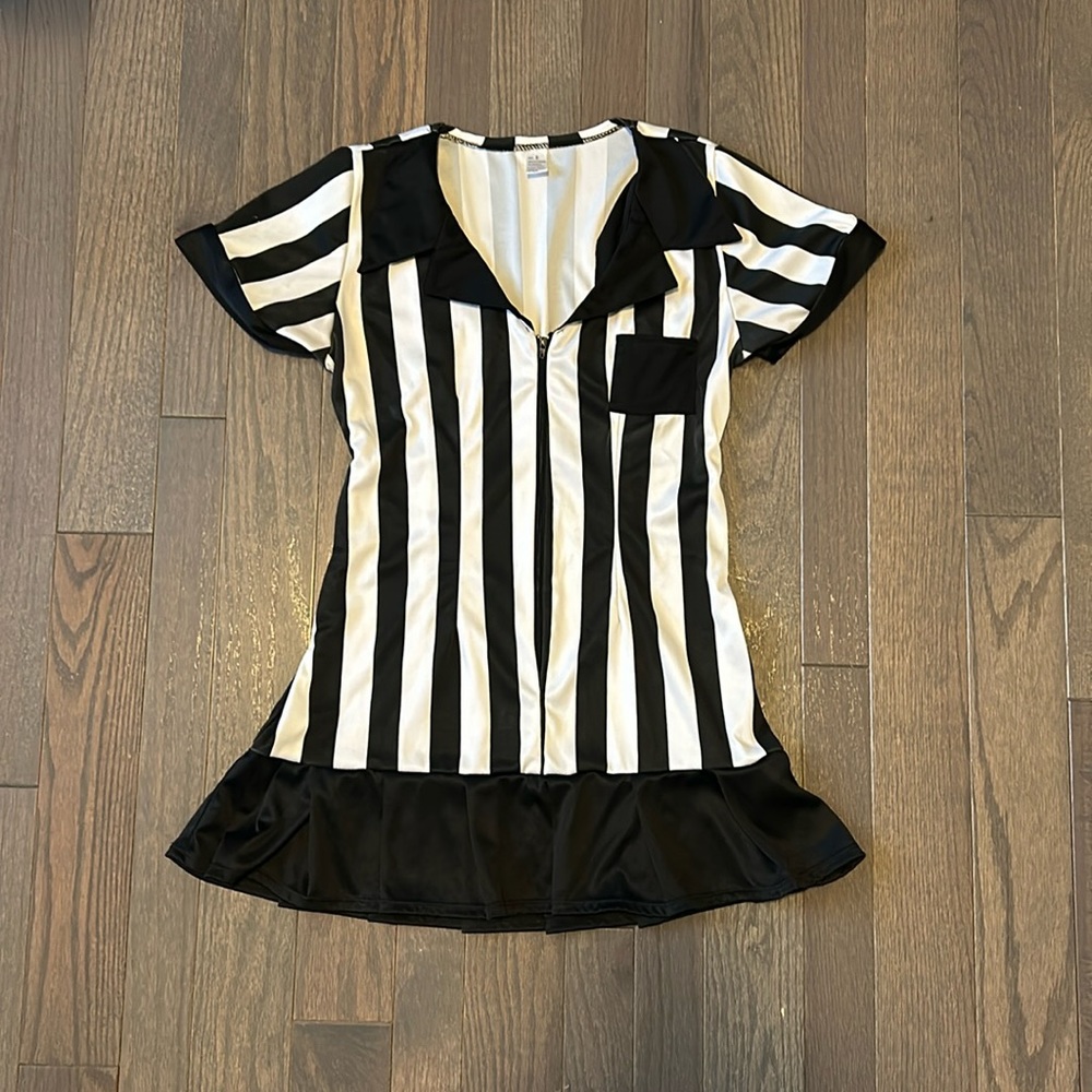 Referee costume